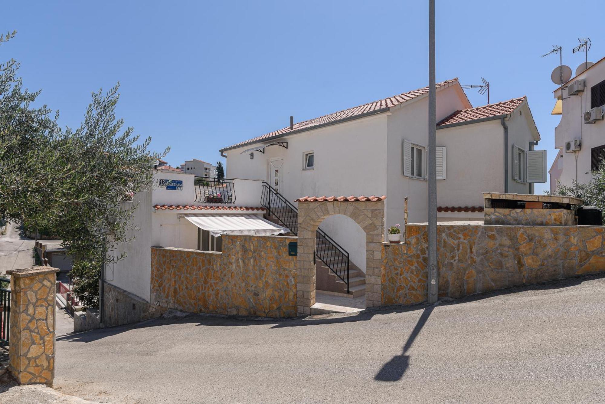 Apartmani Suki Trogir Eksteriør billede